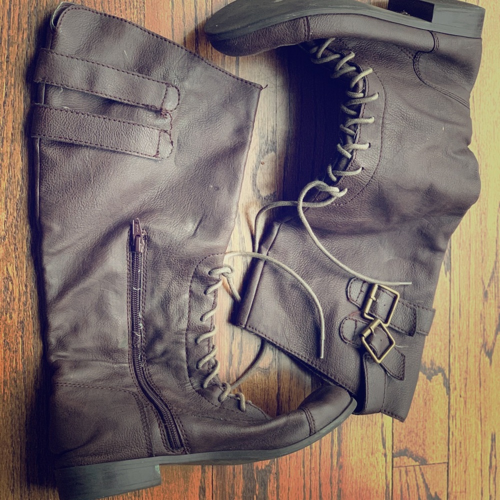 Saddle boots